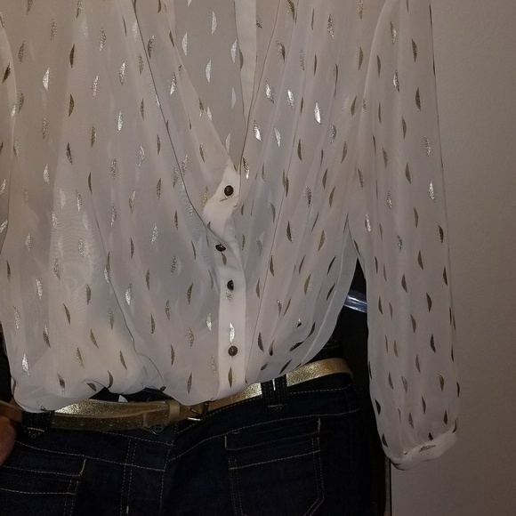 Blouse. - Picture 6 of 7